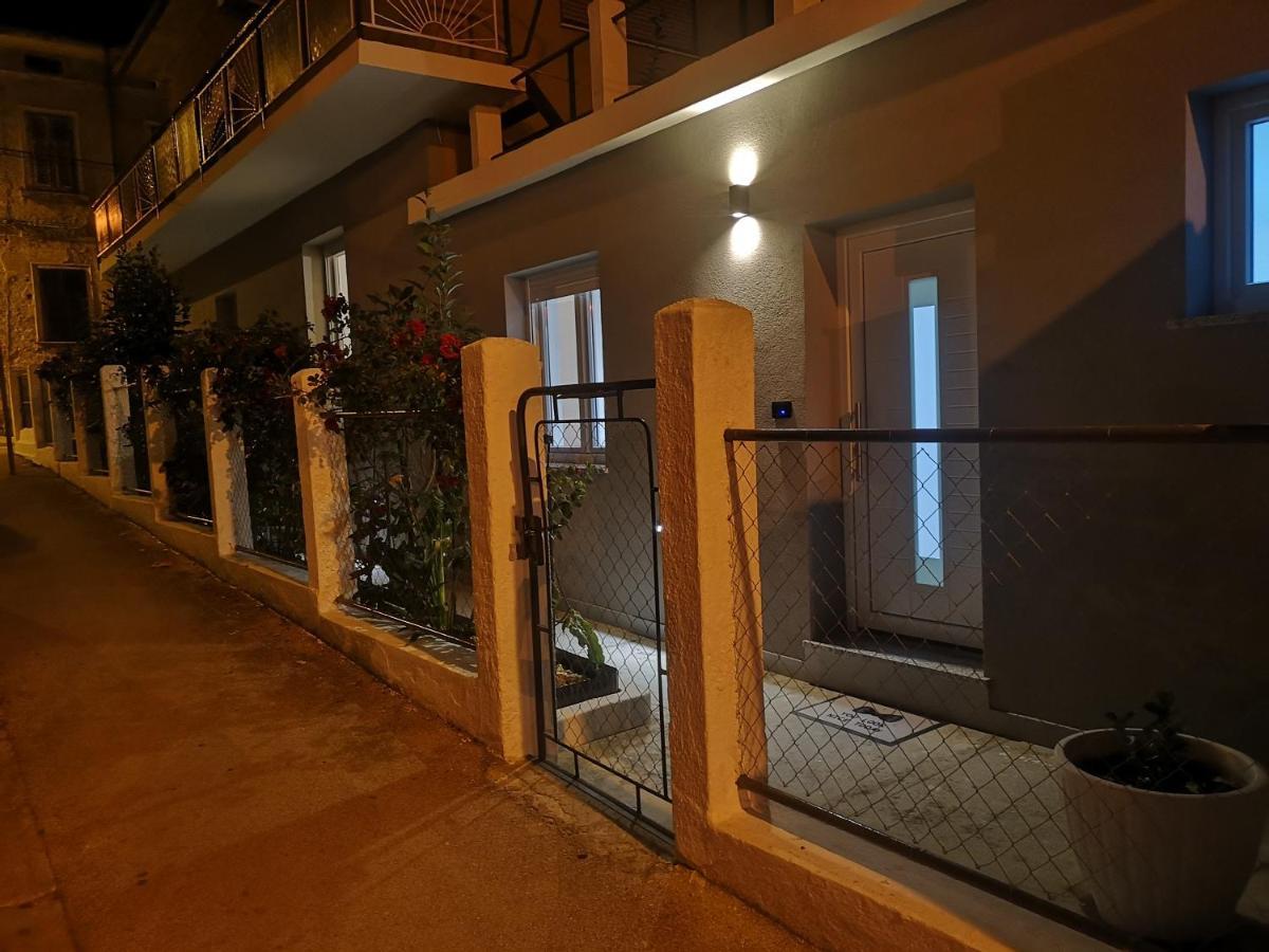Apartment Rose พูลา ภายนอก รูปภาพ