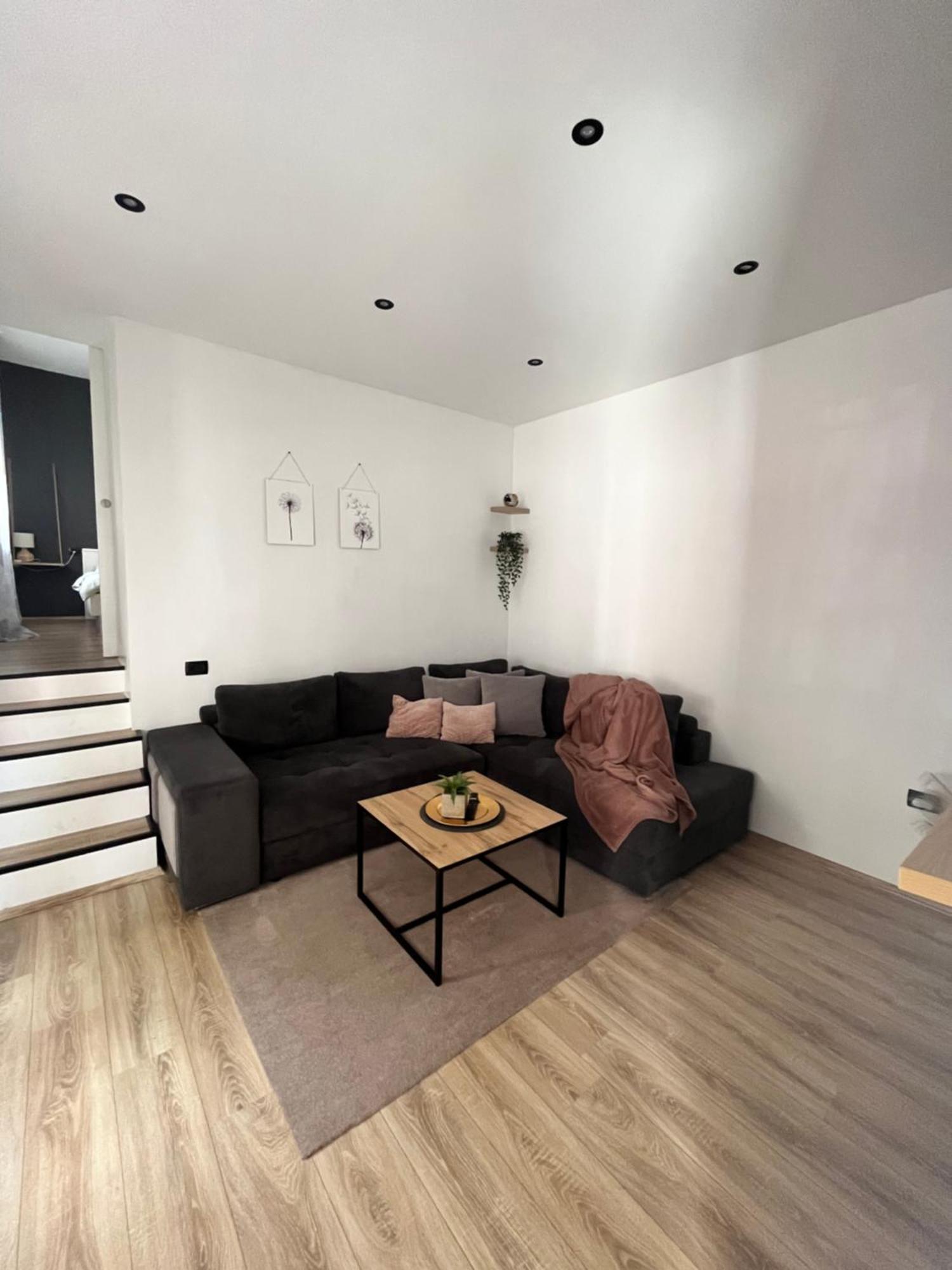 Apartment Rose พูลา ภายนอก รูปภาพ