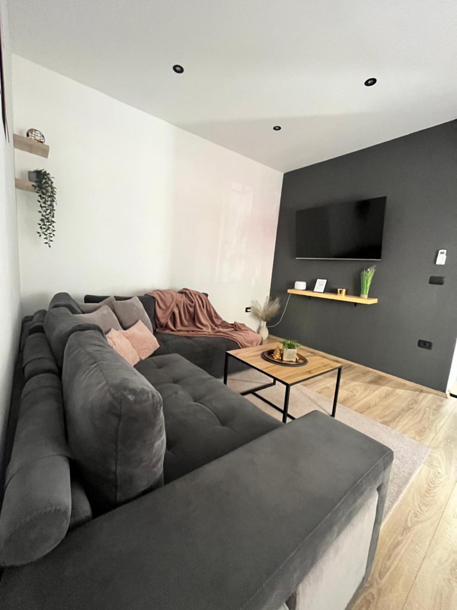 Apartment Rose พูลา ภายนอก รูปภาพ