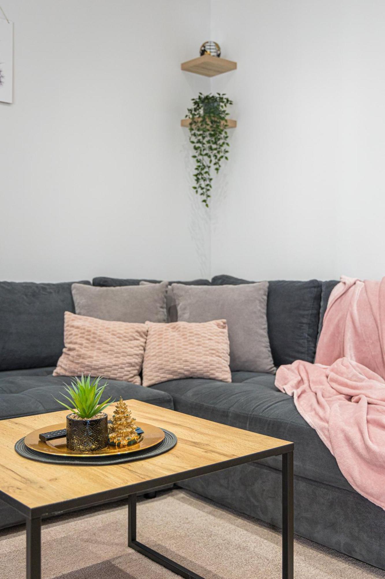 Apartment Rose พูลา ภายนอก รูปภาพ